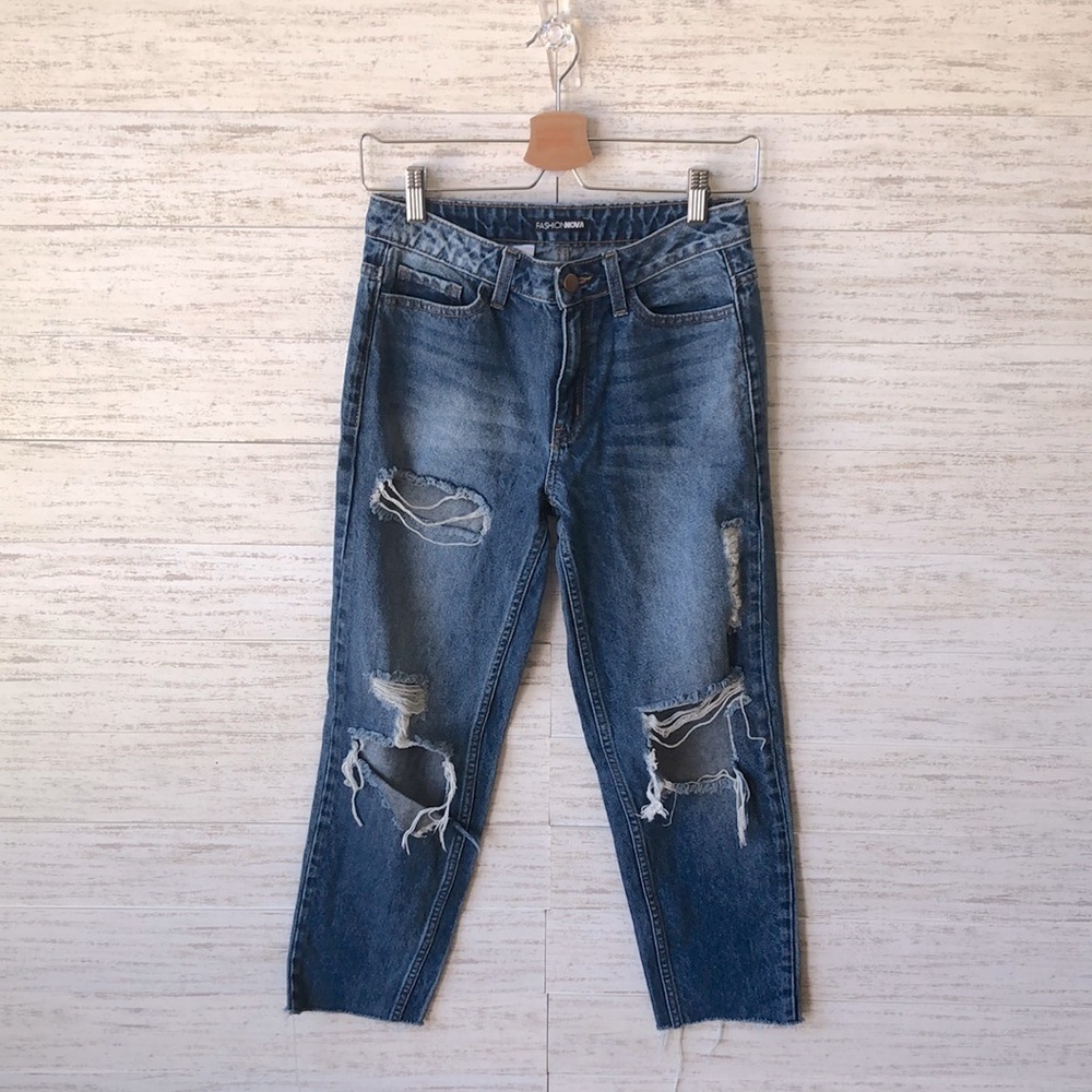 FASHION NOVA DISTRESSED JEANS | SIZE 0 (24)
